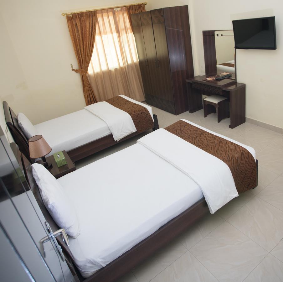 Tiger Home Hotel Apartments Маскат Екстериор снимка
