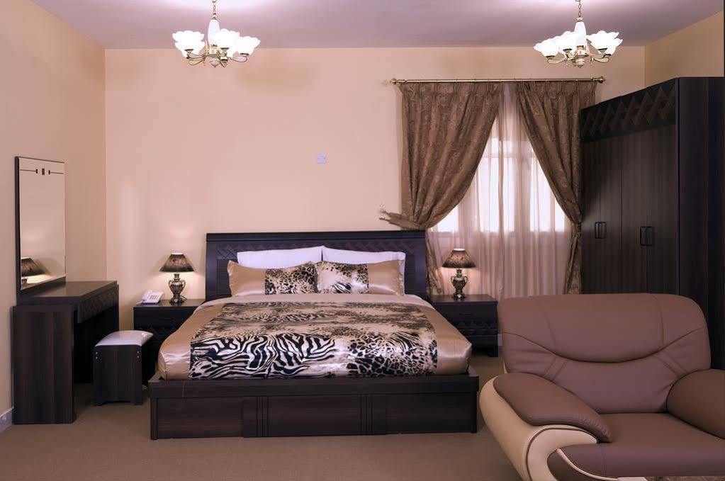 Tiger Home Hotel Apartments Маскат Екстериор снимка