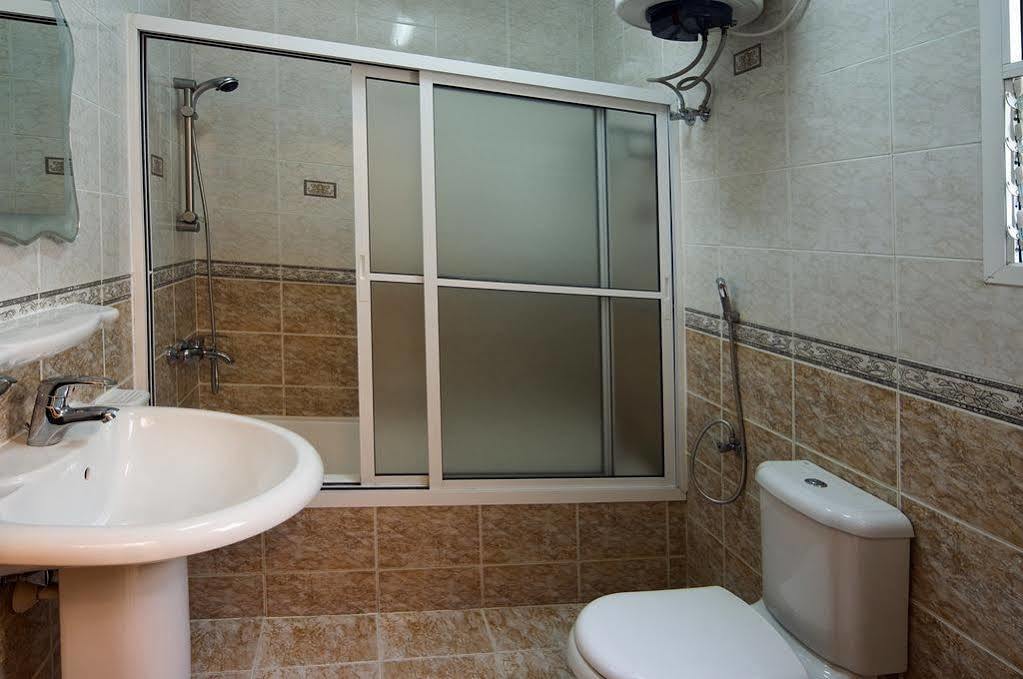 Tiger Home Hotel Apartments Маскат Екстериор снимка