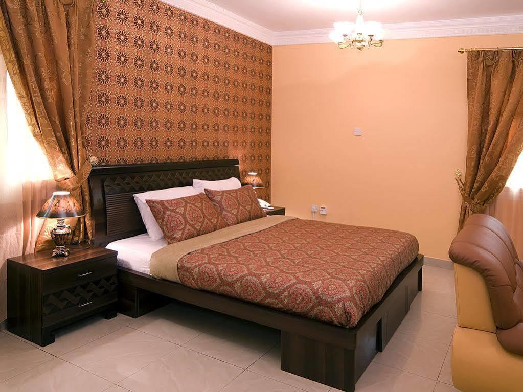 Tiger Home Hotel Apartments Маскат Екстериор снимка