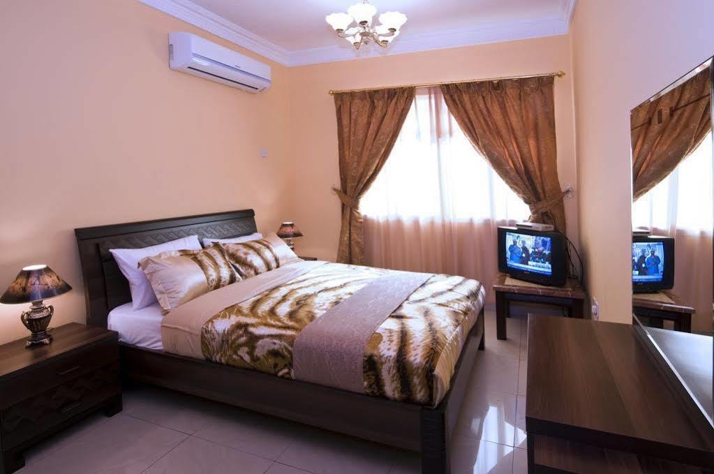 Tiger Home Hotel Apartments Маскат Екстериор снимка