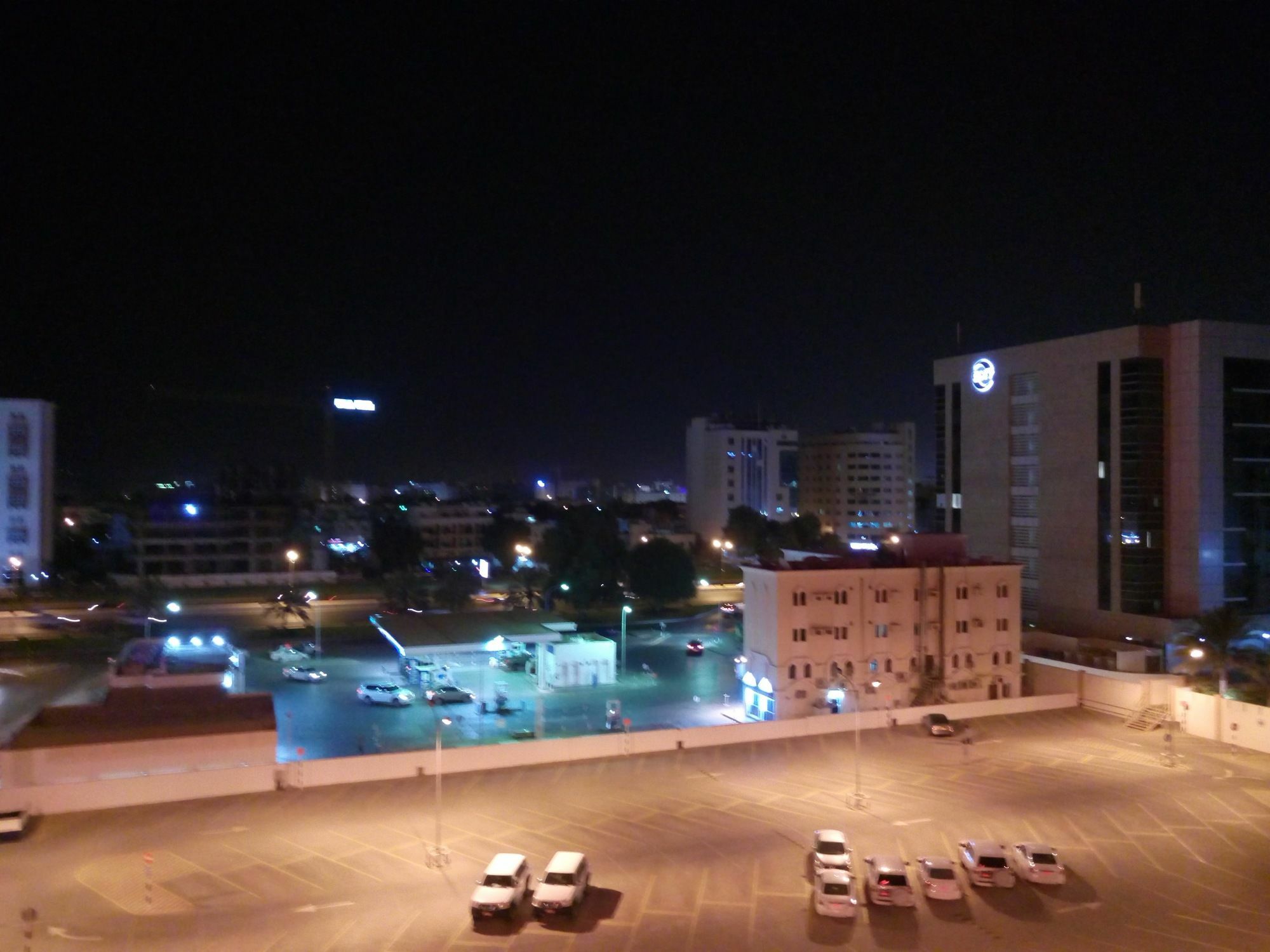 Tiger Home Hotel Apartments Маскат Екстериор снимка